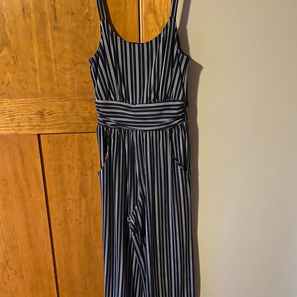 Bought at a boutique, fits a size 2/xs best.